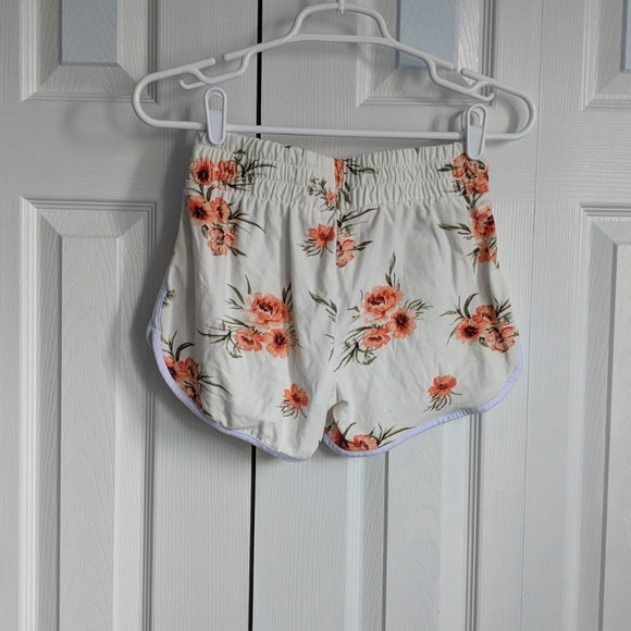 shorts - Picture 2 of 4